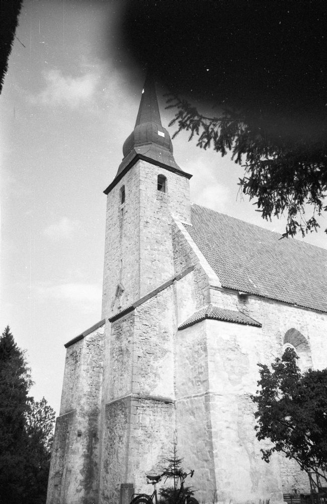 Kaarma kirik