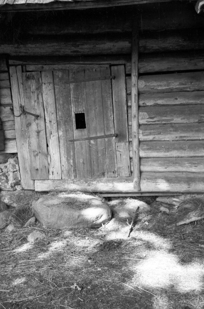 Mudare talu laut Käbi külas, kõlguse uks.