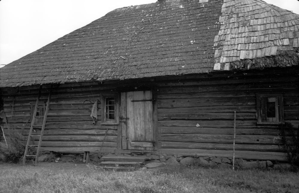 Viraku talu alatare (sulase maja) Abja külas, eestvaade.