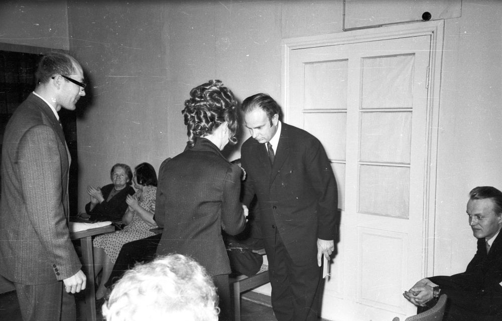 Eesti Riikliku Vabaõhumuuseumi 15.aastapäeva tähistamine 22.mail 1972, tänuavaldused direktori kabinetis.