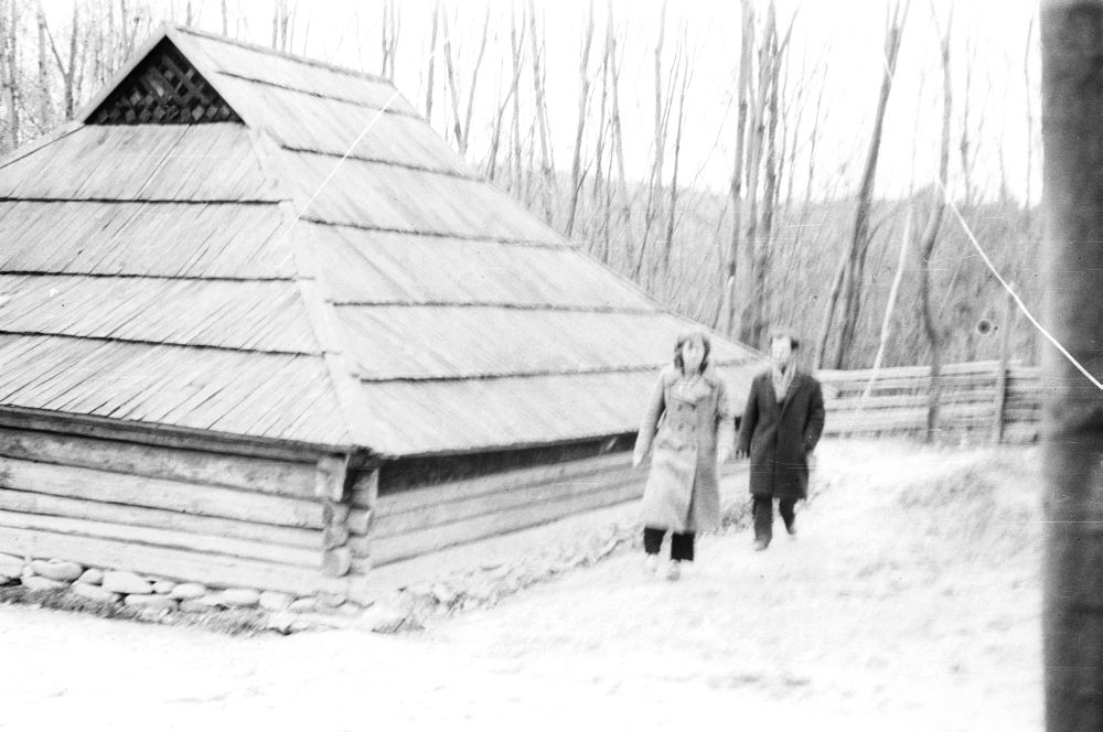 Lvovi vabaõhumuuseum, hutsuulide ait, tagantvaade.