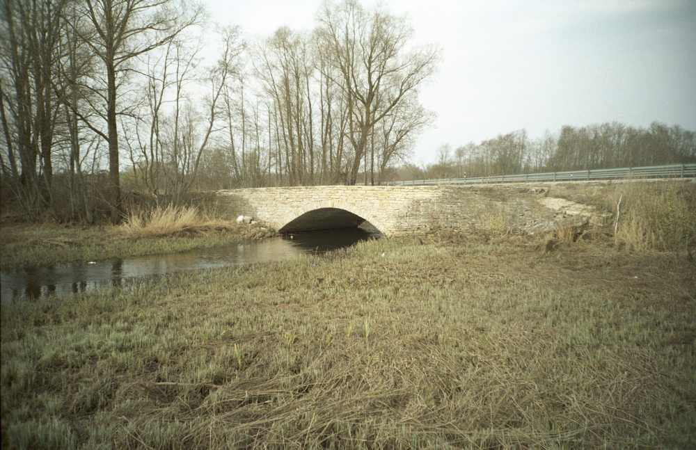 Paekivist sild Liivi jõel Koluvere ligidal
