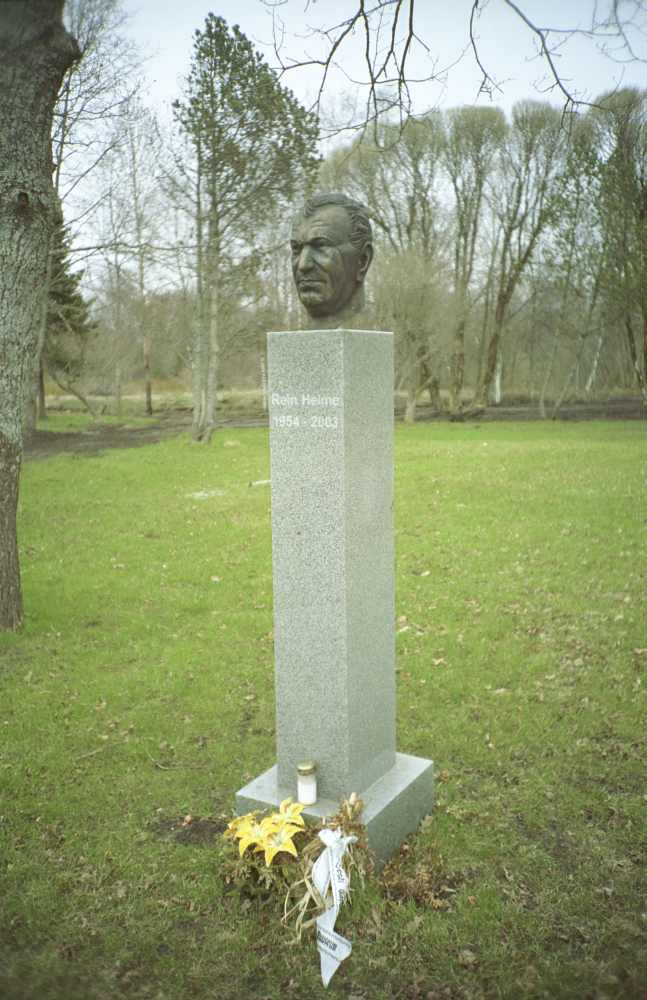 Rein Helme (1954-2003) monument Lagedil Johannes Tõrsi asutatud Eesti Vabadusvõitluse muuseumis