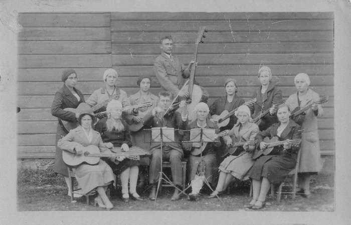 Mäeltse palvela keelpilliorkester