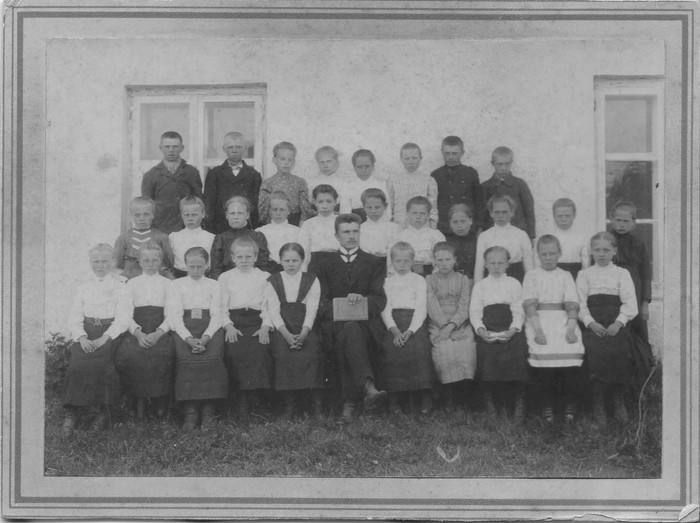 Kassari kooli õpilased