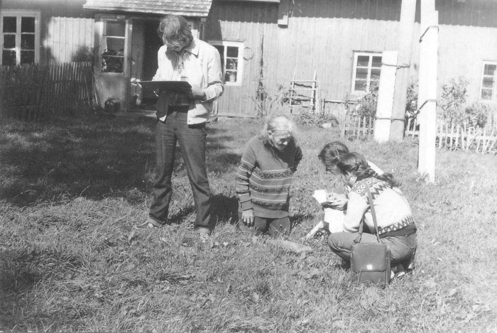 Lilbi küla Mihkli talu õuel