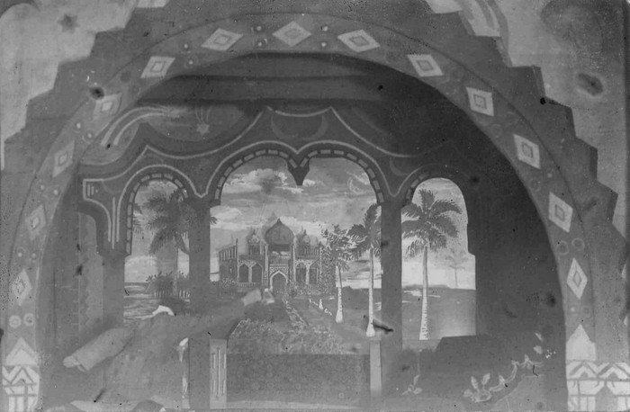 Näidend "Aladini imelamp" Kärdla koolilaval