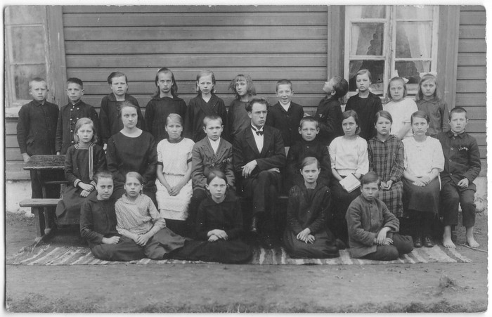 Grupifoto. Leisu kool