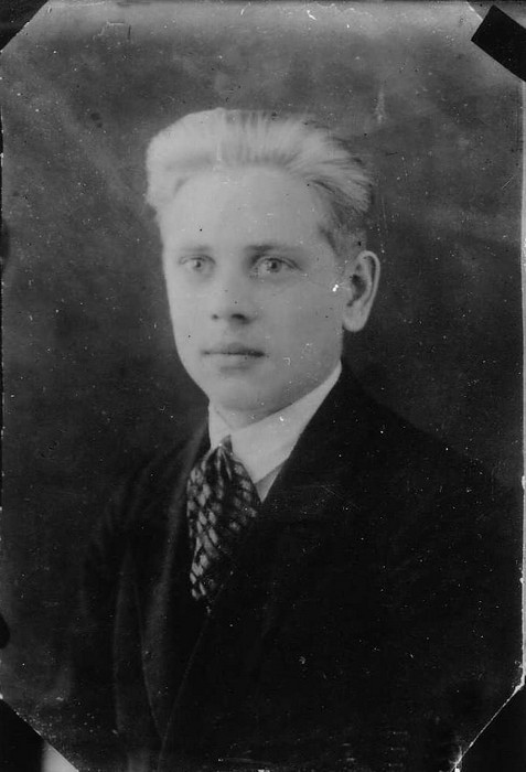 Klaasnegatiiv. Fotograaf Robert Mägi portree