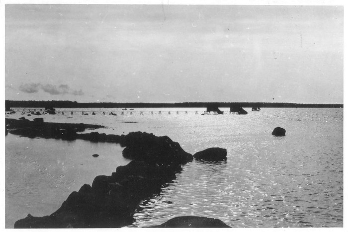 Kärdla rand supelsildade ja -kabiinidega