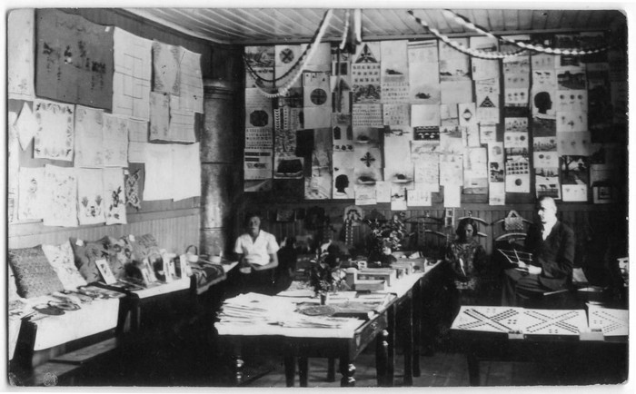 Õpilastööde näitus Mänspäe koolis