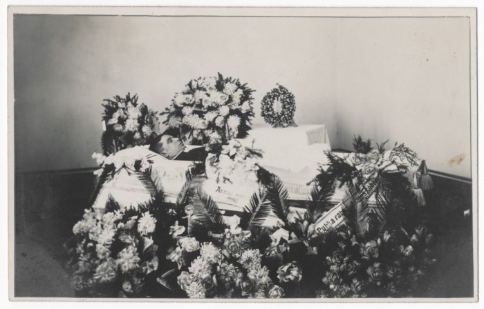 Jakob Aroni matusepilt