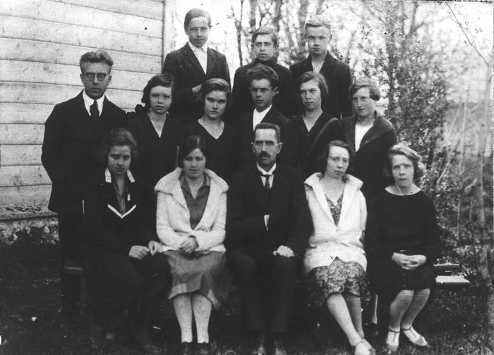 Reigi kooli õpilased ja õpetajad 1927/28 õppeaastal
