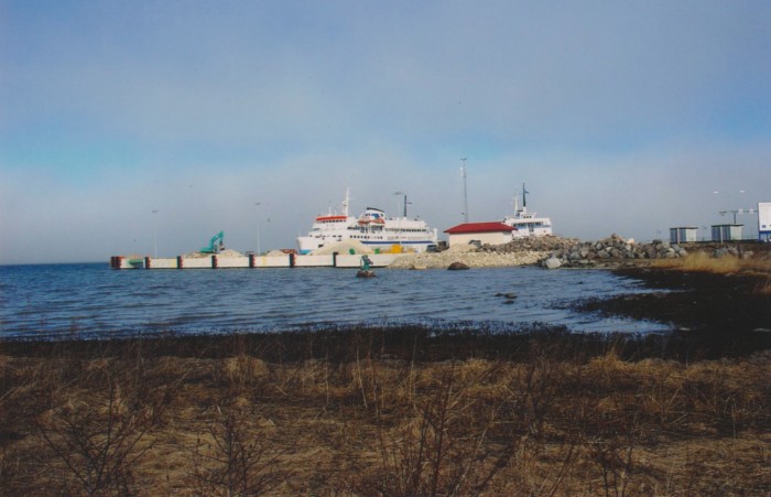 Foto. Heltermaa sadam, vaade maalt sadama kaile.