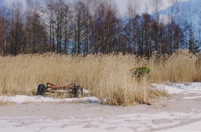 Foto. Liivalauka lautrikoht. Paat roostikus.