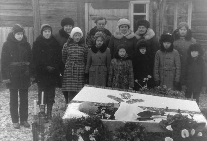 Lepa Anna matused Kassaris