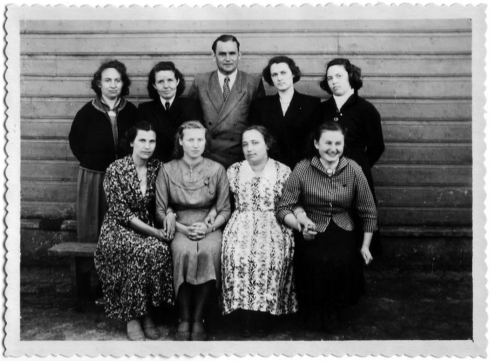 Grupifoto. Jausa kooli õpetajad 1955/56 õ.a.