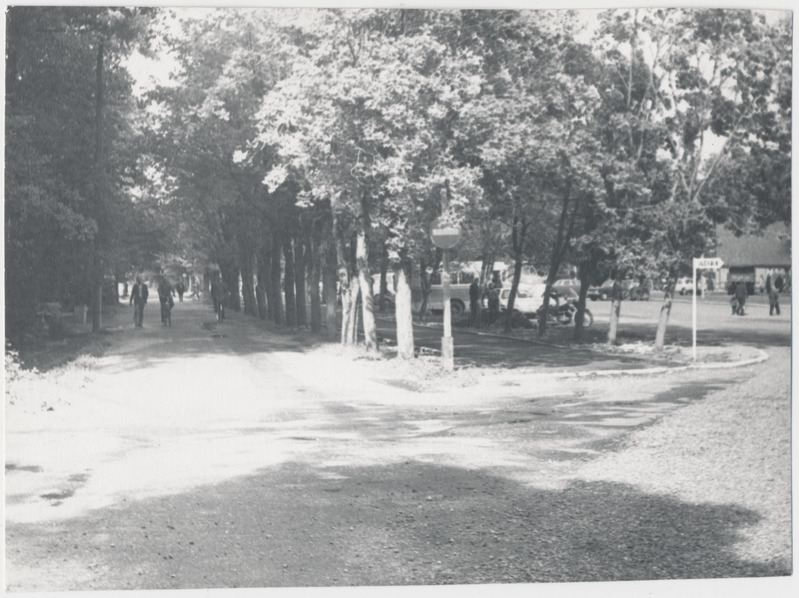 Kärdla Keskväljak (Võidu väljak)