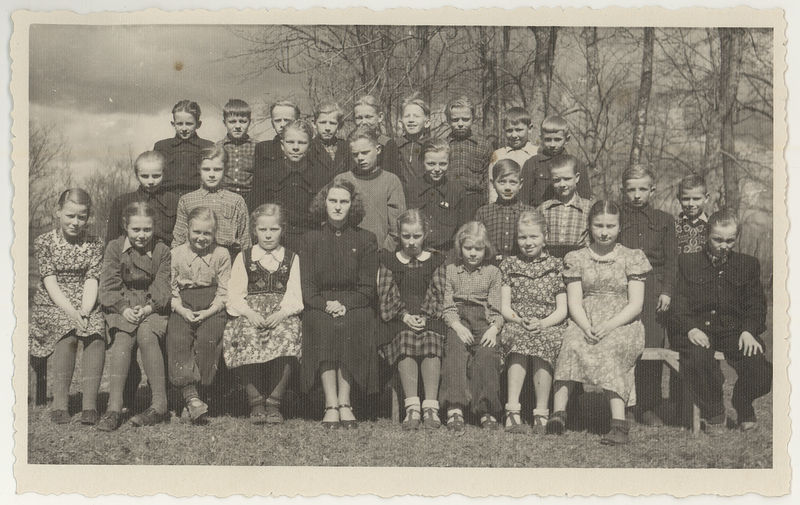 Tuhala kooli II ja IV klass