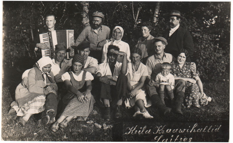 Etenduse "Kraavihallid" tegelased Keila Vabatahtliku Tuletõrjeühingu näitering külalisesinemisel