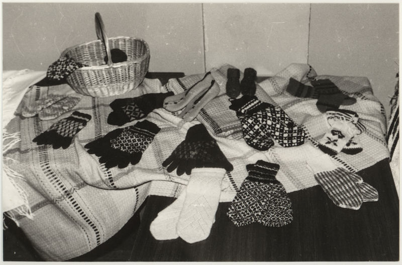 Harju Keskraamatukogu käsitöönäitus omakultuuripäeval