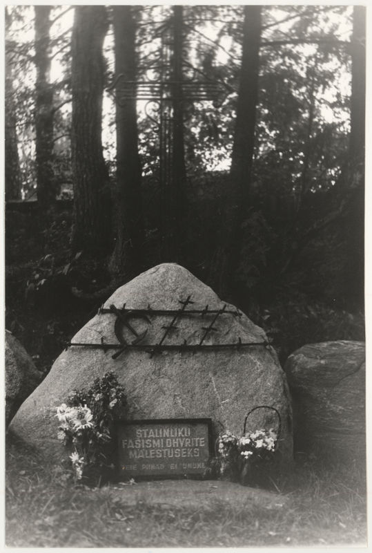 Mälestuskivi Stalinliku fašismi ohvrite mälestuseks Aegviidus