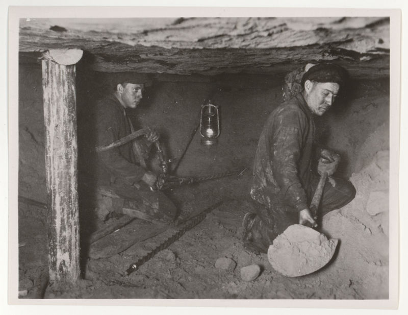 Töölised Eesti Fosforiidi Ülgase kaevanduses