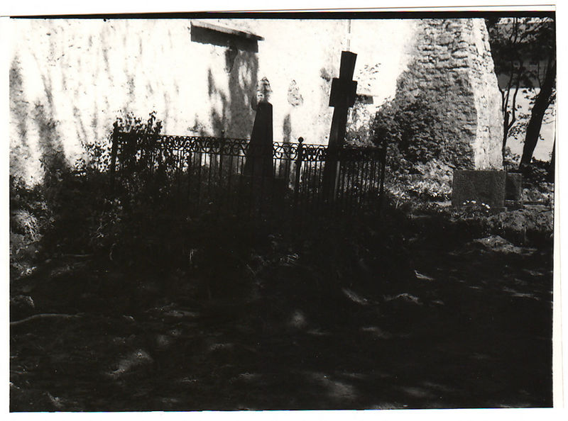 Vaade haudadele Keila kirikuaias