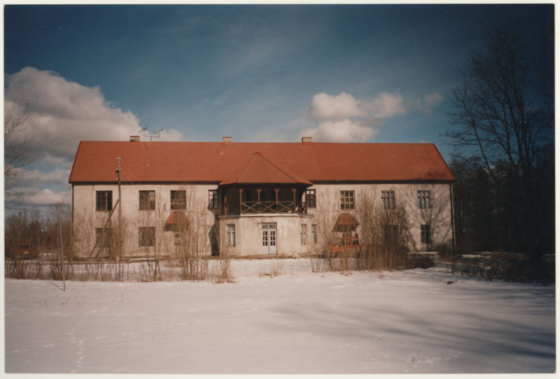 Keila mõisahoone/ Harjumaa Muuseum uue katusega