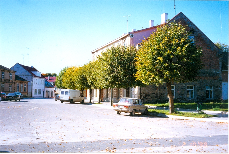 Värvifoto. Haapsalu. Politseimaja. 1998. Foto: L. Tarang. Käsikirjas HM 9083:39.