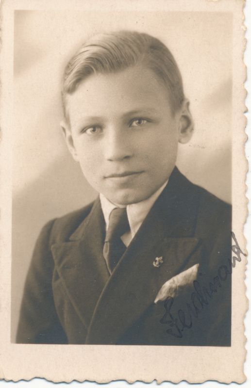 Portreefoto Skaut Ferdinand 1939, Foto: L. Tarem