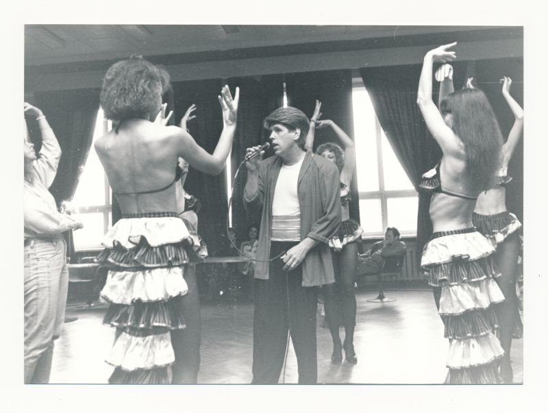Foto. 16.07.1990 sõitis " Lääne Kaluri " varietee Hankosse (Soome):proovil Juulis 1990.