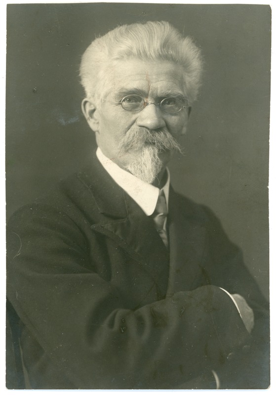 Foto. Amandus Adamson, akadeemik, eesti skulptor. Parikaste foto.