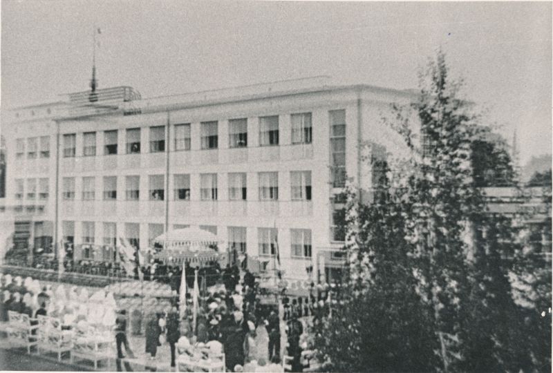 Foto. Haapsalu Sanatooriumihoone, praegune Sanatoorium "Laine" I korpus. Reprodutseeris Hans Alver. 1968.