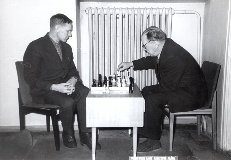 Foto. Sanatoorium Laine ravialused puhkehetkel, 1969. Foto: H. Alver.