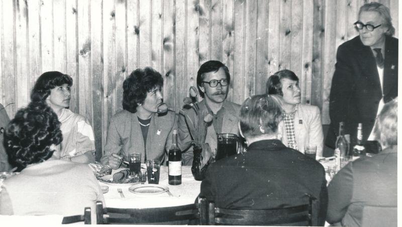 Foto. Haapsalu Koduloomuuseumi 55. aastapäeva ajaloopäev, 28.04.1984. Peolauas.