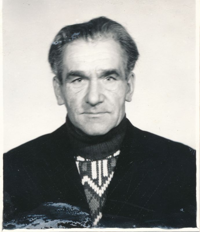 Foto. Sõjaveteran Elmar Viidemaa. Mustvalge. Asub HM 7940:1.