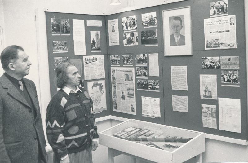 Foto. Läänemaa Muuseumis avati 22.06.1993. Haapsalu endise linnapea Hans Alveri memoriaalkabinet.