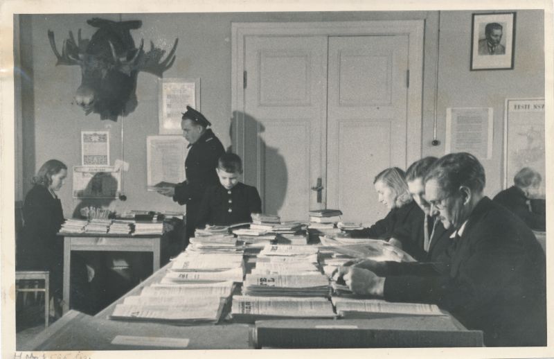 Foto. ETA kogu. Läänemaa Keskraamatukogu lugemissaal Haapsalus. 1950.