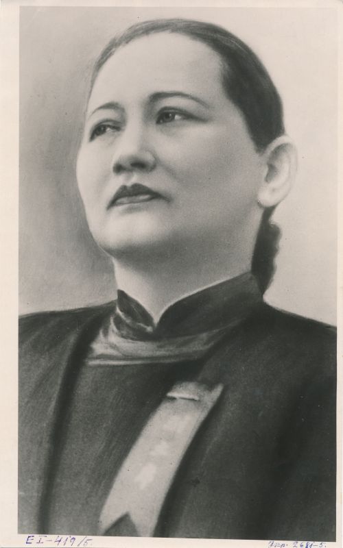 Foto. Soong Ching-ling, Hiina Rahva abistamise Assotsatsiooni esimees, Stalini rahupreemia 1950 laureaat