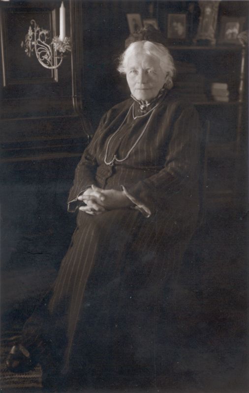 Foto. Helilooja Rudolf Tobiase ema Emilie Marie Tobias (1849-1930). Linnavalitsuse album.