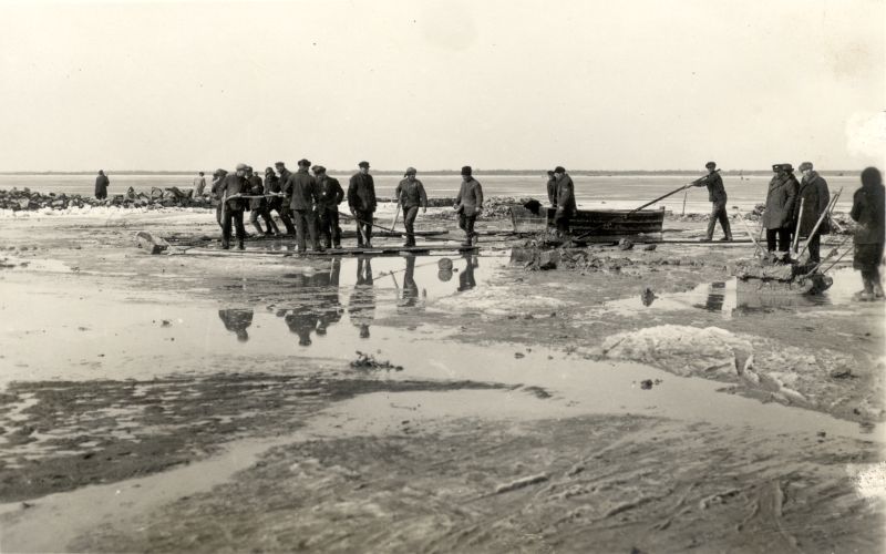 Foto. Haapsalu Aafrika supelranna talvised hooldustööd. 1931/32. Linnavalitsuse album.
