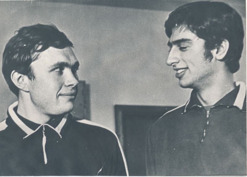 Foto. Haapsalust võrsunud vehklemiskuulsused Valeri Rossar (vasakul) ja Boris Joffe.
Veebruar 1970.
Foto: A.Tarmula, 1978.a.