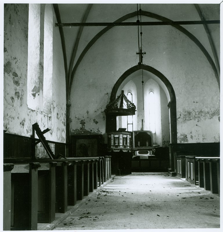 Foto. Hanila kirik. Sisevaade itta. Foto. Avo Sillasoo.