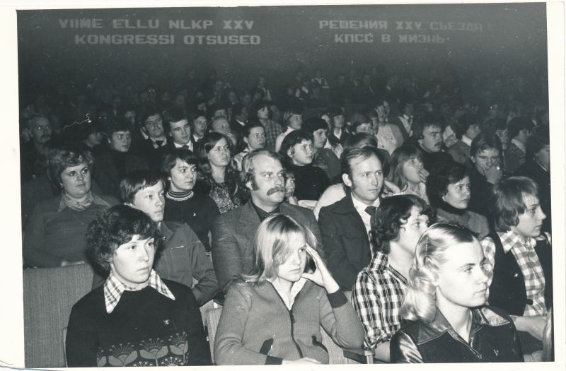 Foto. Komsomoli rajooniorganisatsiooni 20. konverents. Vaade saali. Detsember 1979.a.
Foto: Harles Pilter.