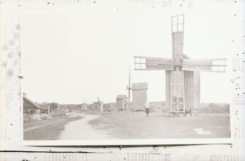 Negatiiv. Tselluloid. Albumis.