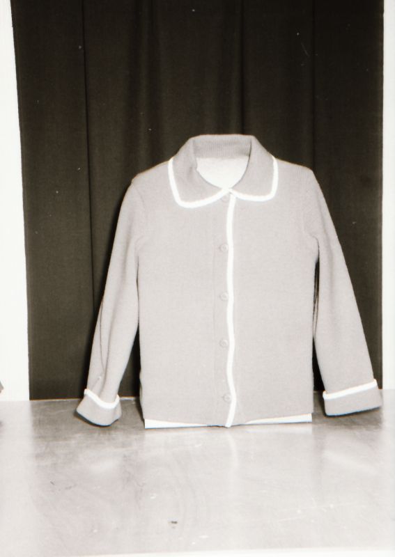 Negatiiv. Teeninduskombinaat "haapsalu" 1968.a. silmkoe toodete näidised. Kampsun - mudel 1968.
Kopeerija: M. Arro, 1967.