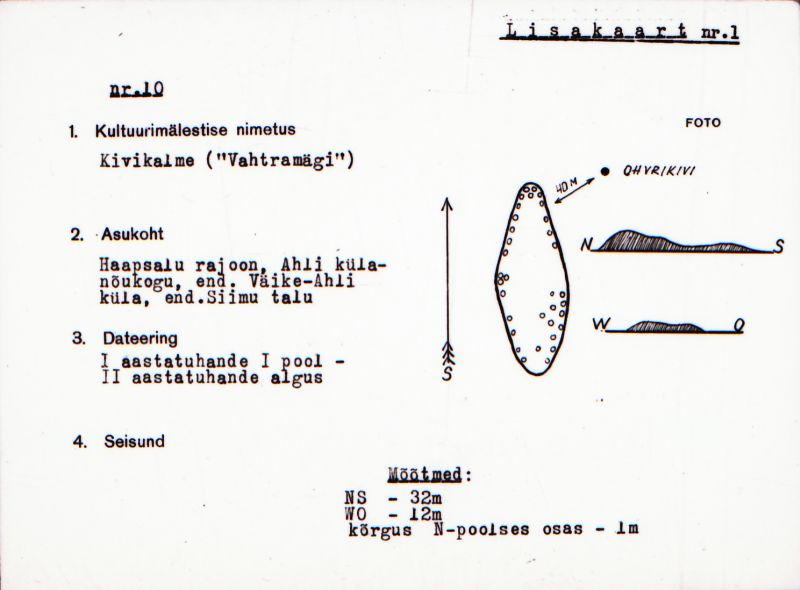Negatiiv.  Ahli külanõukogu. Väike-Ahli küla. Kivikalme "Vahtramägi".
Ü.p.1976.