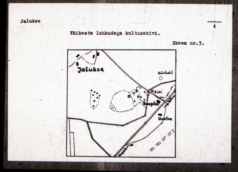 Negatiiv. Jalukse. Väikeste lohkudega kultusekivi.
Ü.p. 1976.