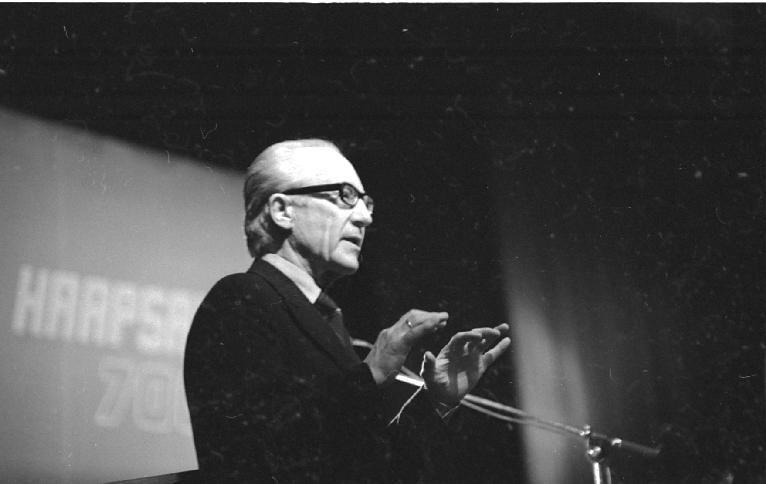 Negatiiv. Teaduslik konverents "Haapsalu 700" kultuurimajas, mai 1979. Villem Raam. Foto: A. Tarmula.